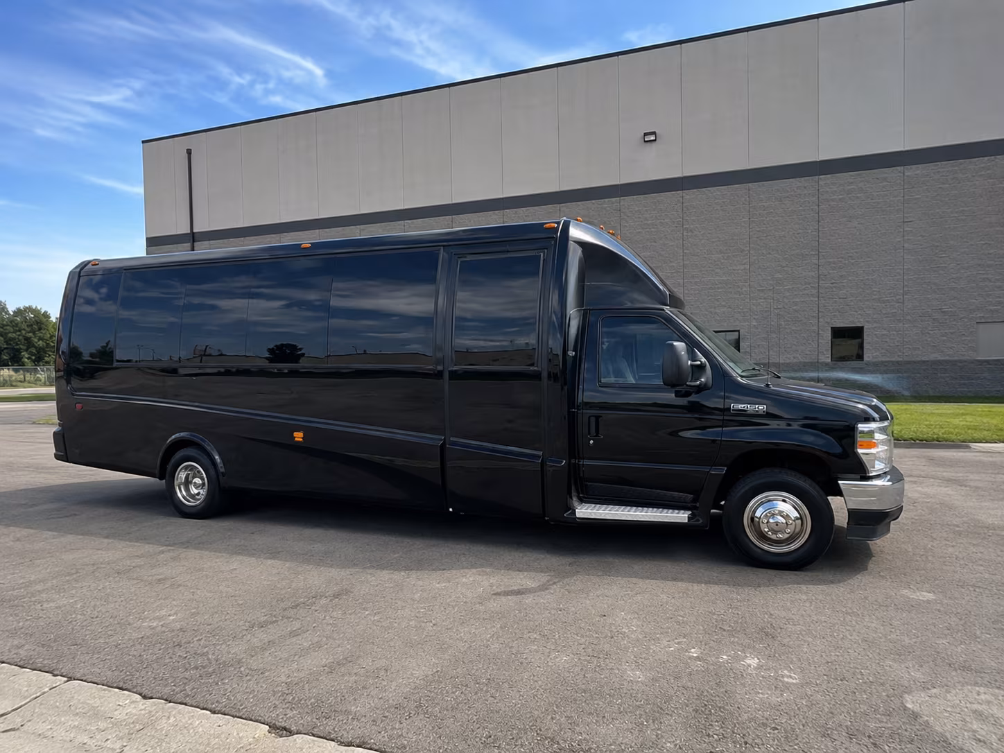 bus rentals for redmond music festival weekends at marymoor and beyond