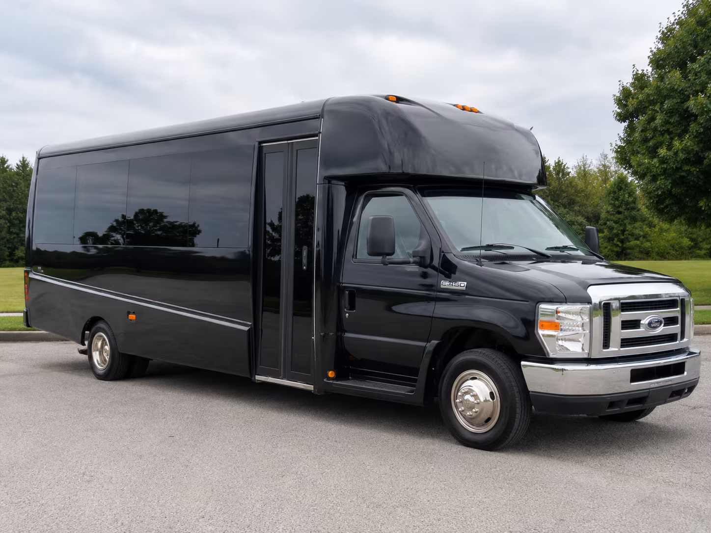 college campus visit buses for redmond high school groups