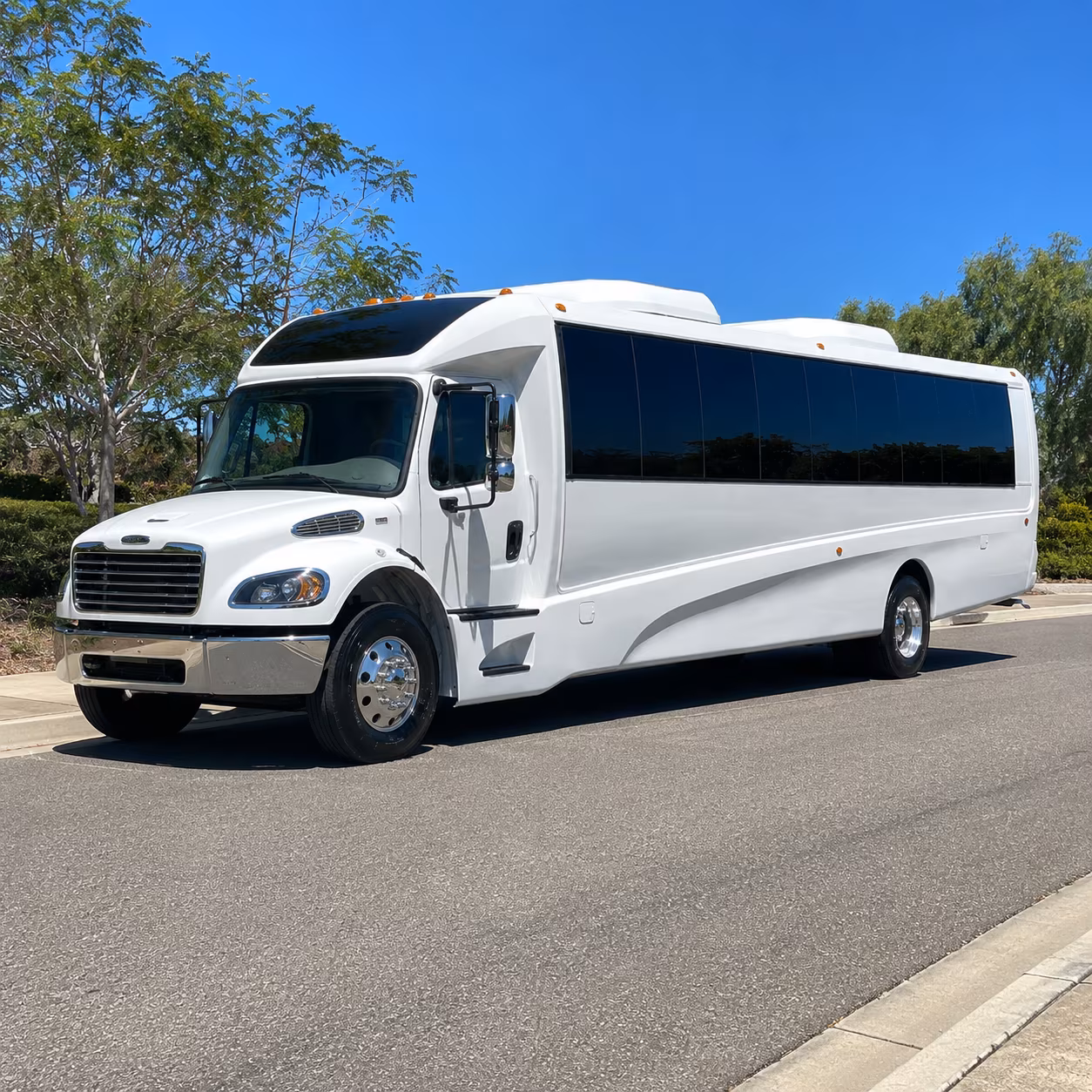 redmond 18 passenger minibus