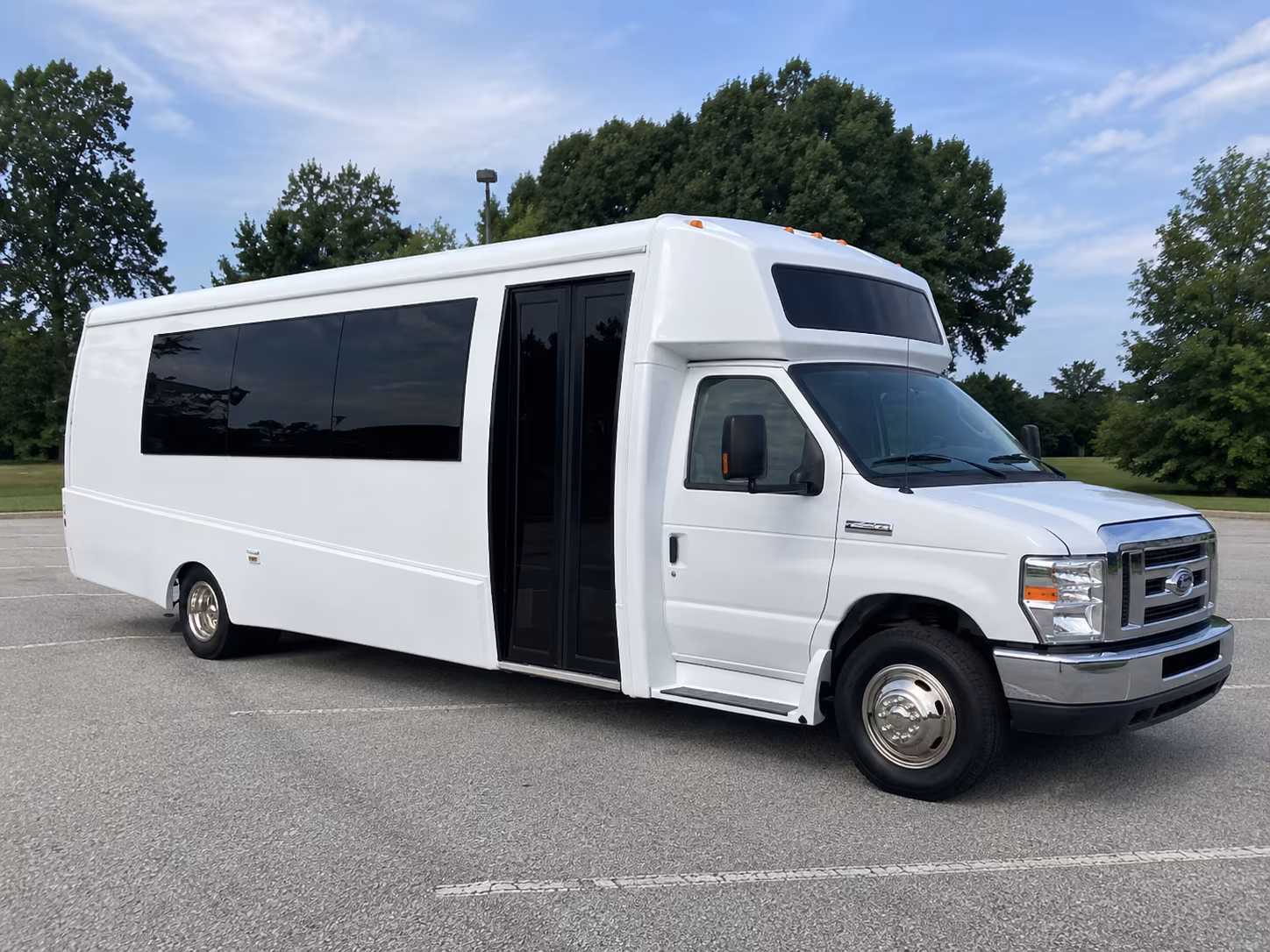 redmond 18 passenger party bus