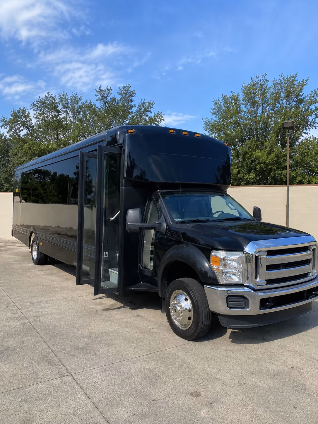 redmond 20 passenger party bus