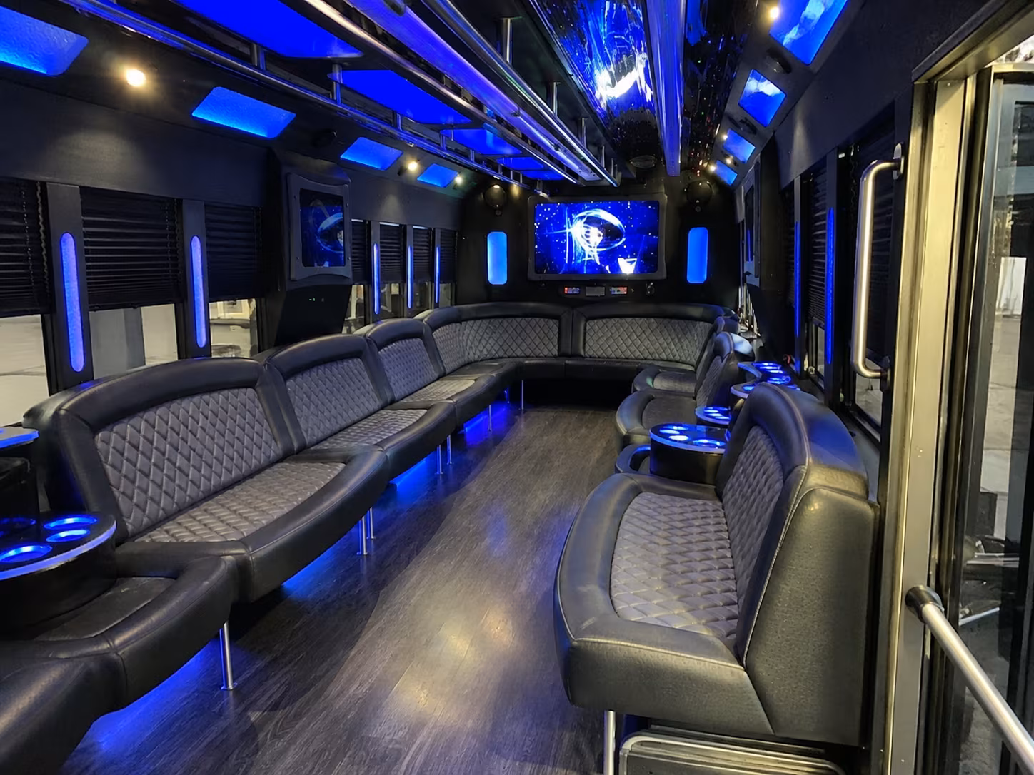 redmond 28 passenger party bus interior